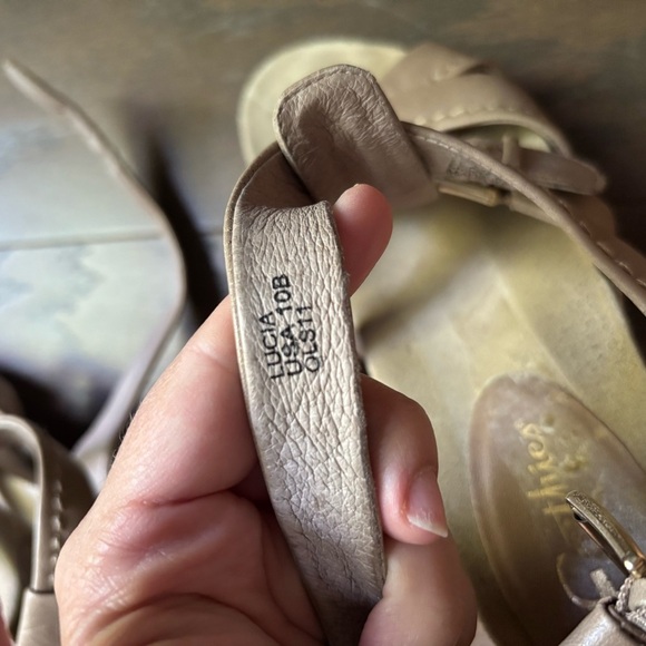 Earthies Tan Leather Wedges with Adjustable Straps - Picture 5 of 5